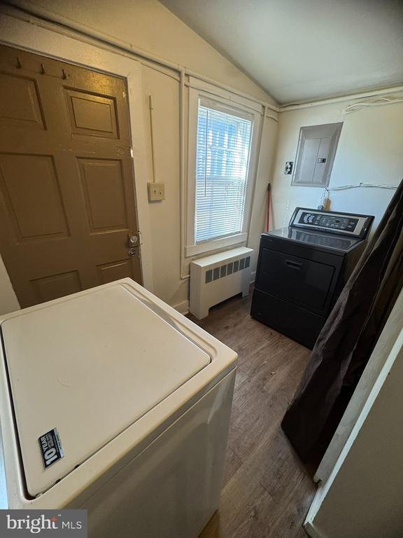 Building Photo - 125 S Bentz St