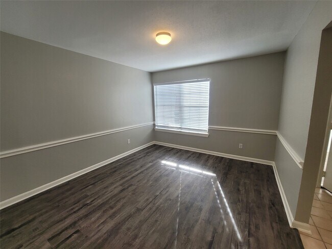 Foto del edificio - 5920 Arncliffe Dr