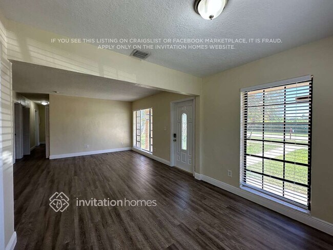 Foto del edificio - 10805 SW 142nd Ln