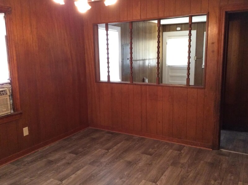 Foto del edificio - 5915 Henderson Ave