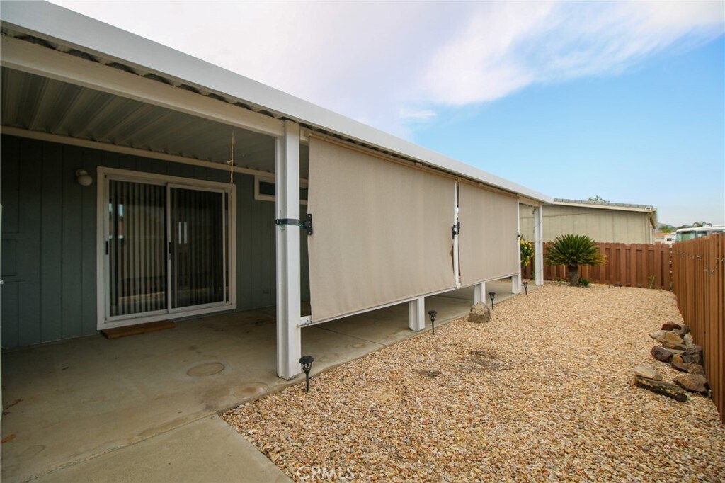 Building Photo - 27250 Murrieta Rd