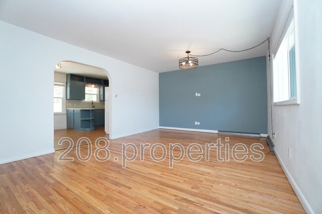 Building Photo - 4201 W Kootenai St