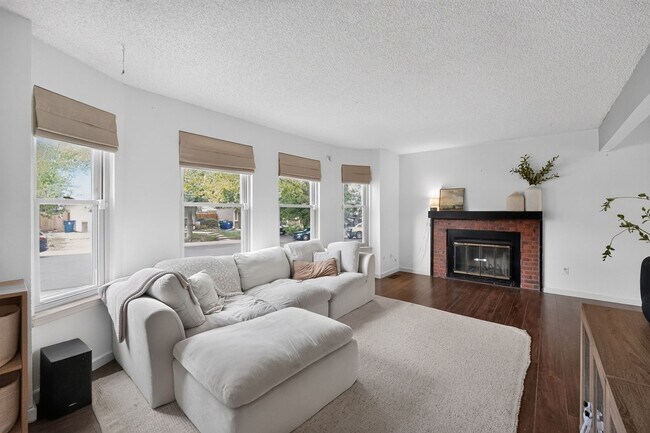 Foto del edificio - 4830 S Richfield Cir