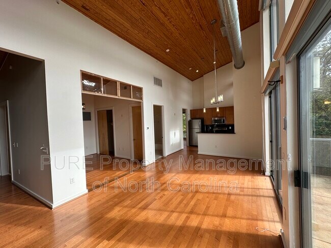 Building Photo - 2116 McClintock Rd