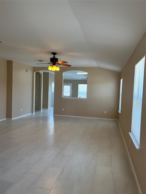 Foto del edificio - 309 Decker Dr