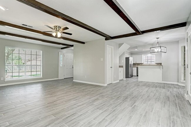 Building Photo - 108 Heathgate Dr