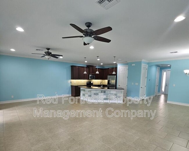 Building Photo - 13105 Silver Thorn Loop