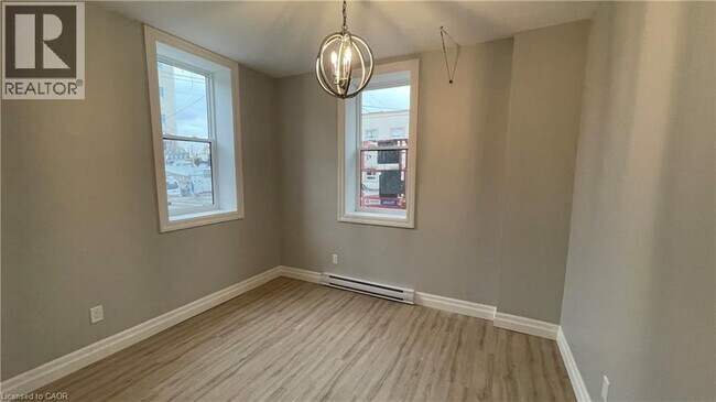 Photo du bâtiment - 69 E Main St