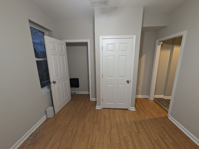 Building Photo - 653 Chain St