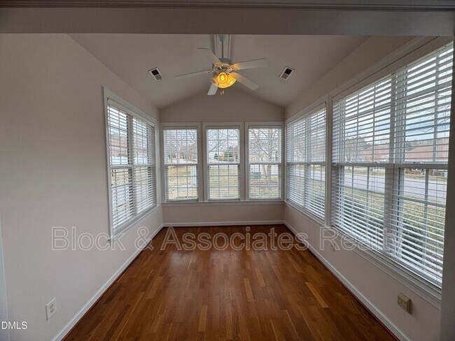 Foto del edificio - 4622 Ivy Blossom Ln