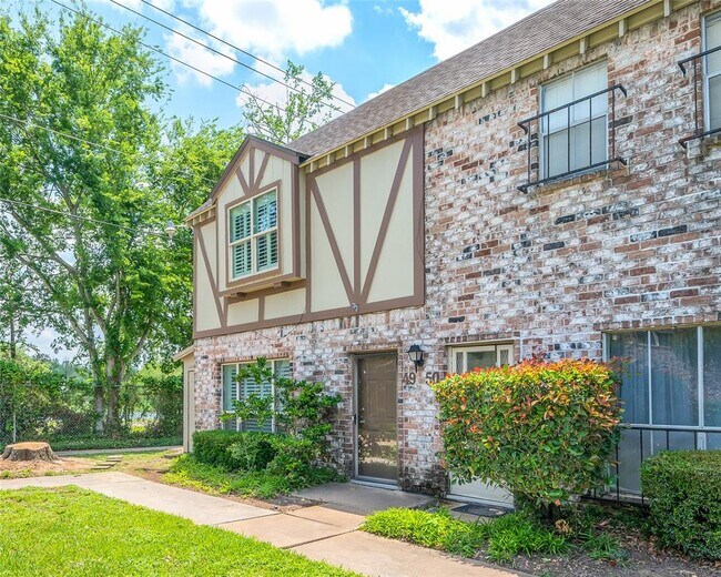 Building Photo - 14719 Barryknoll Ln