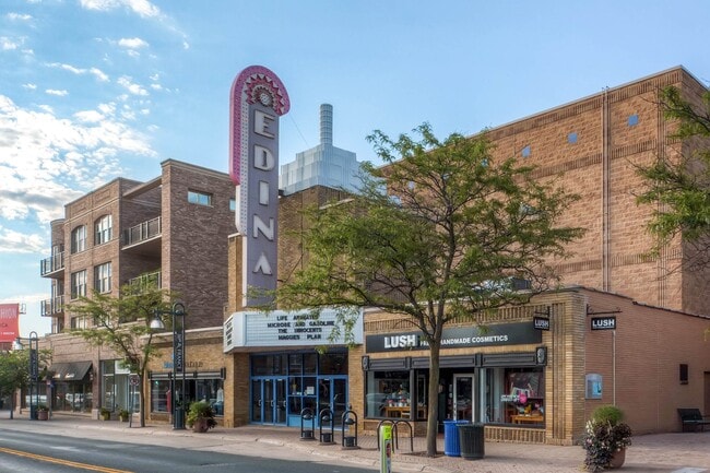 Building Photo - 4075 W 51st St