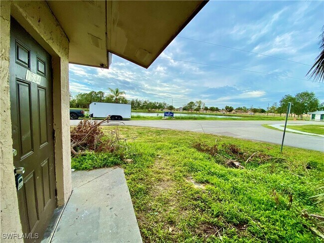 Foto del edificio - 1534 Oak Dr