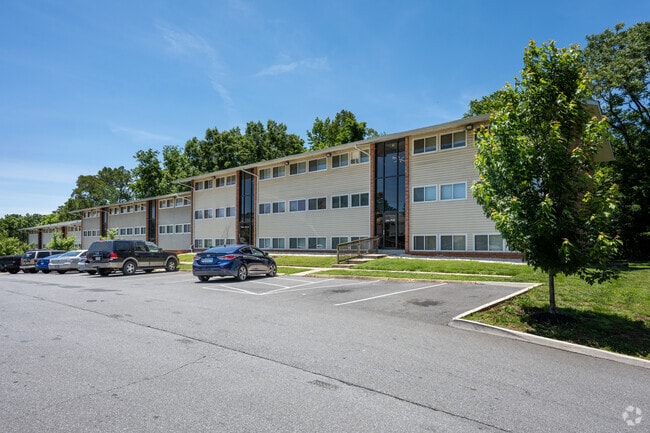 Building Photo - McCausland Ridge