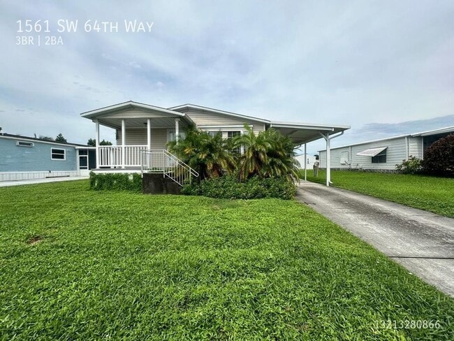 Photo - 1561 SW 64th Way House