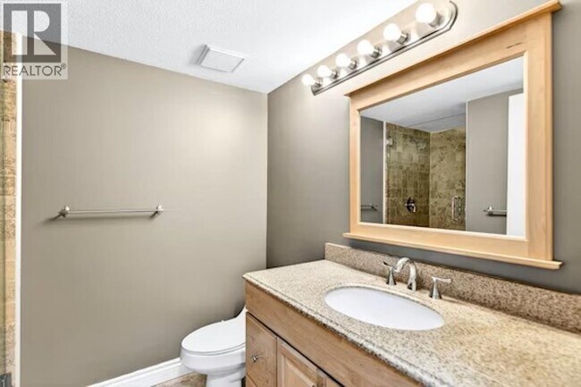 Building Photo - 2551 Parkview Ln