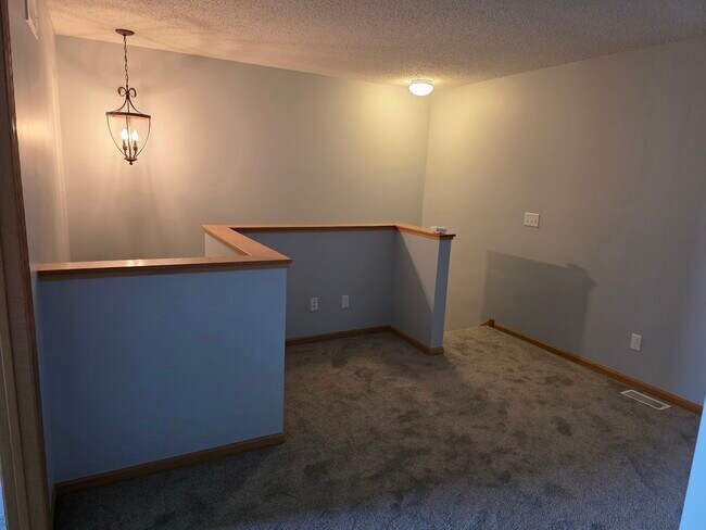 Foto del edificio - 821 Willow Glen Ct