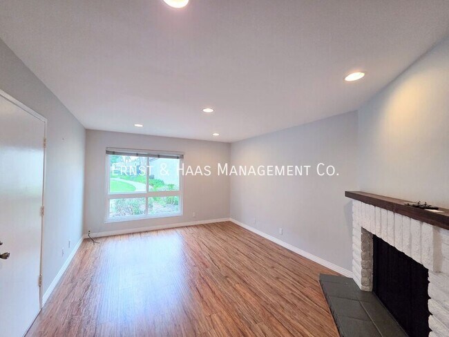 Foto del edificio - 3701 Country Club Dr