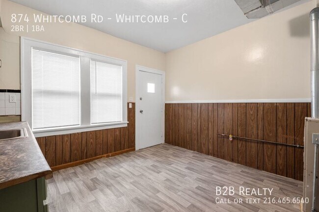Foto del edificio - 874 Whitcomb Rd