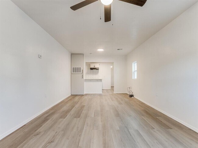 Foto del edificio - 1330 NE 7th St