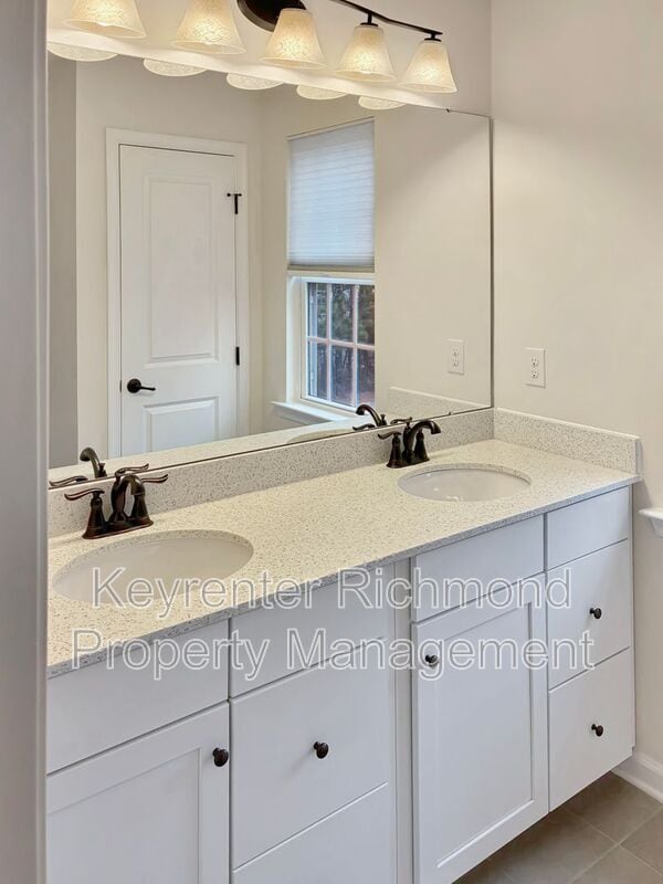 Building Photo - 8916 Ringview Dr