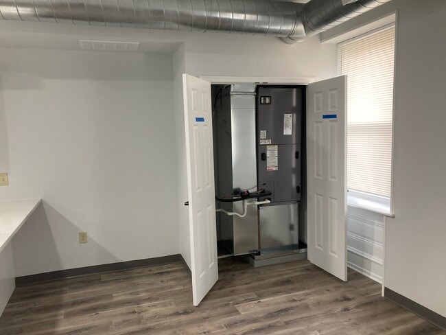 Building Photo - 2515 Frankford Ave