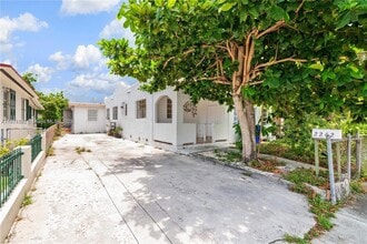 Building Photo - 2262 NW 5th St
