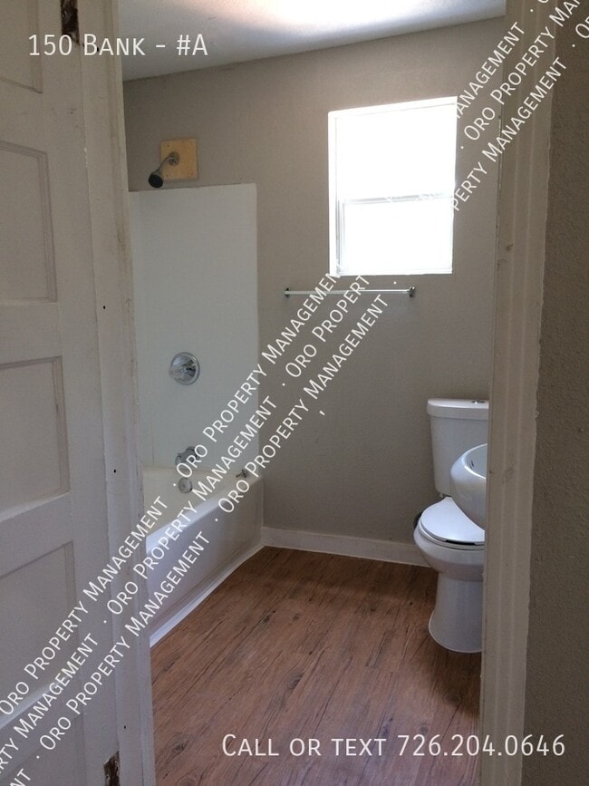 Building Photo - 150 Bank-#A