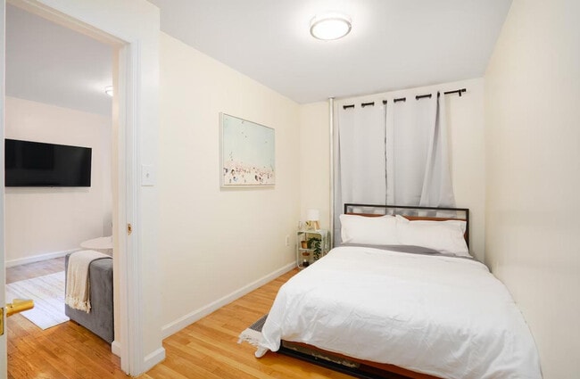 Building Photo - 227 E 30th St