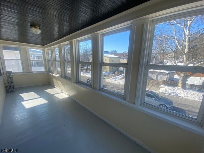 Foto del edificio - 133 Willowdale Ave