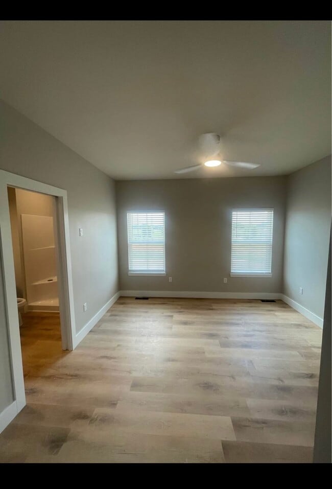 Building Photo - 1113 Dahl Rd