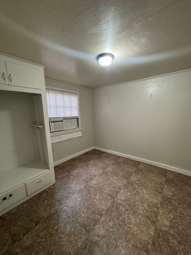 Foto del edificio - 2032 Acorn Ln