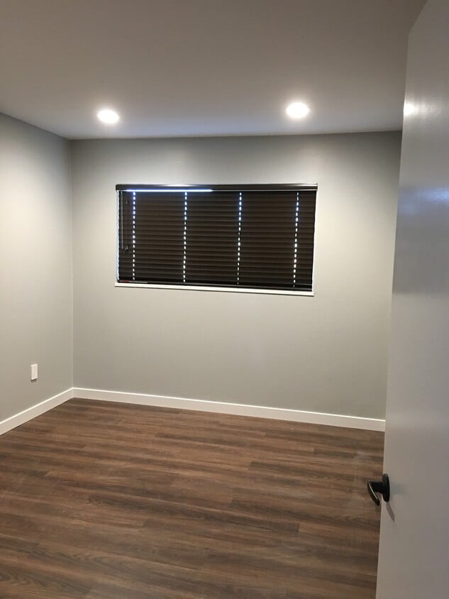 Available room - 4021 Draco Dr
