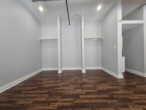 Building Photo - 302 W Commercial St