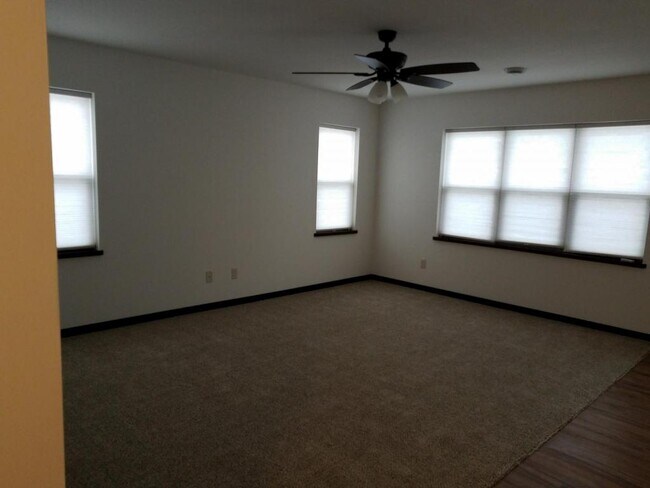 Foto del edificio - 746 Prospect Drive