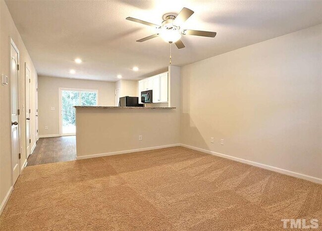 Foto del edificio - 2 Bedroom Townhome Available June 2026!