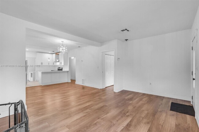 Building Photo - 4417 SW 14th St