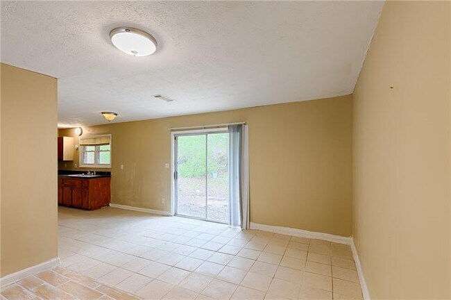 Building Photo - 2865 Springfield Ct SW