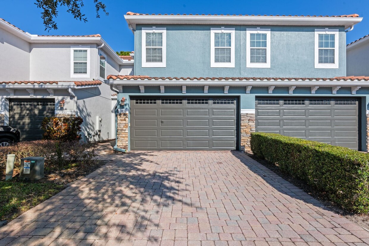 Primary Photo - Oviedo Townhome ~ 3/2.5 with 2-car garage ...