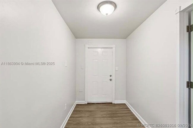 Foto del edificio - 6546 SW 21st St