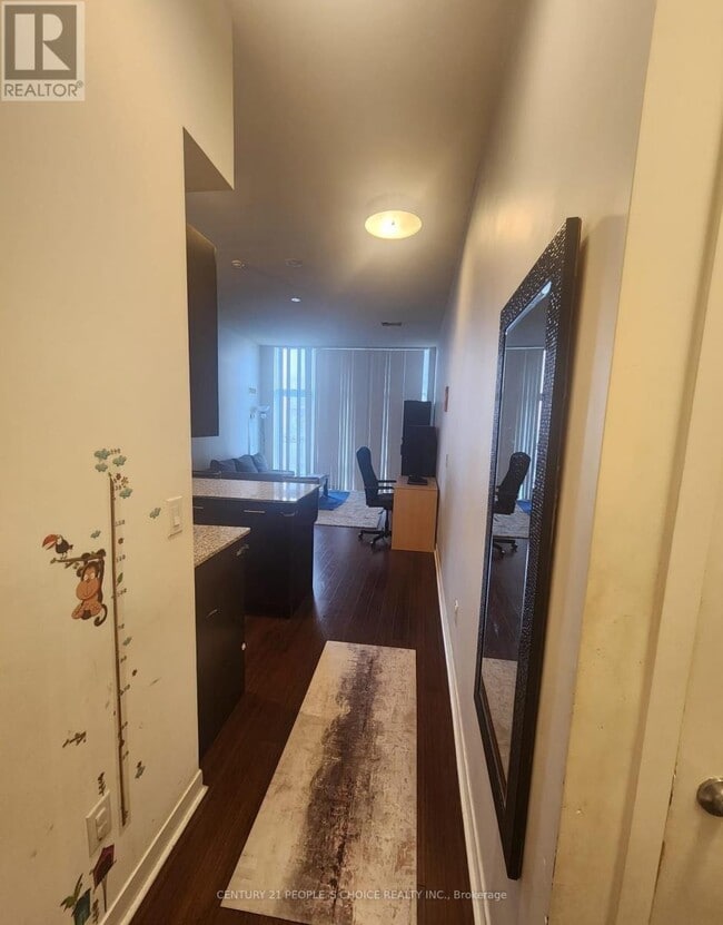 Photo du bâtiment - 365 Prince of Wales Dr