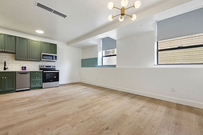 Interior Photo - The Benedict