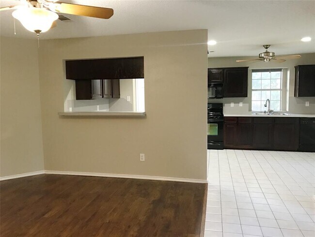 Foto del edificio - 2609 Misty Glen Dr