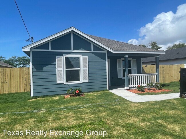 Building Photo - 3 br, 2 bath House - 417 Webb Ferrario