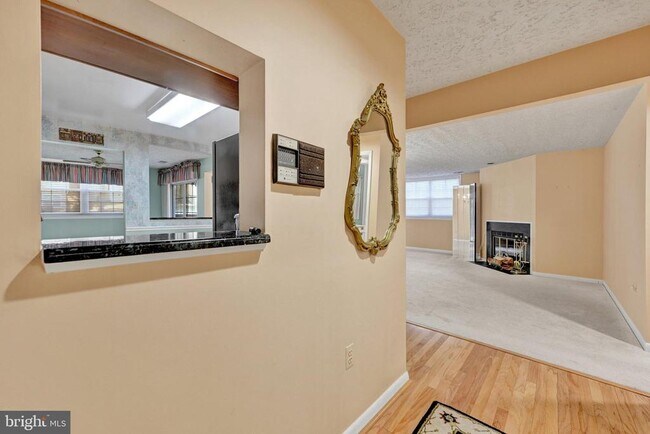 Foto del edificio - 2217 Woodbox Ln