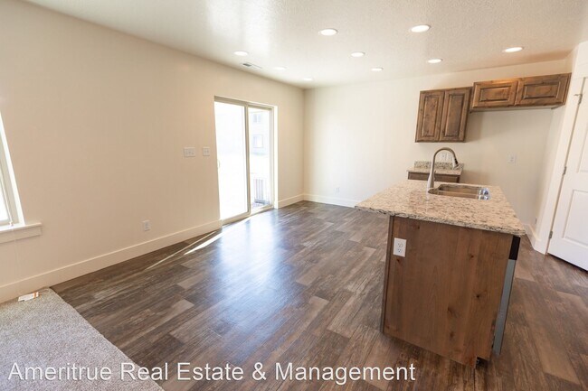 Foto del edificio - 3 br, 2.5 bath House - 569 S 340 W