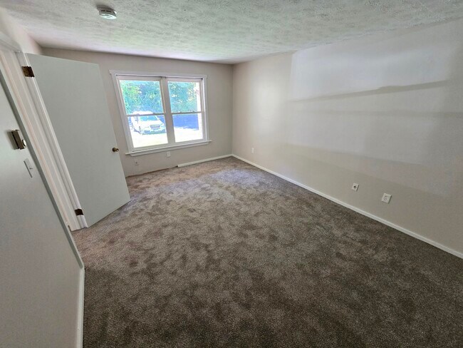 Foto del edificio - 949 Pleasant Valley Rd #8-4