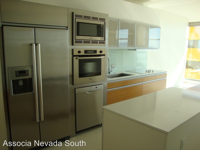 Building Photo - 3722-3726 S Las Vegas Blvd
