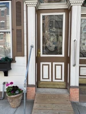 Foto principal - 405 Monroe St