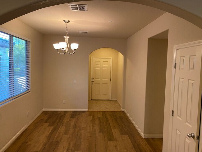 Building Photo - Tuscany Ranch Living